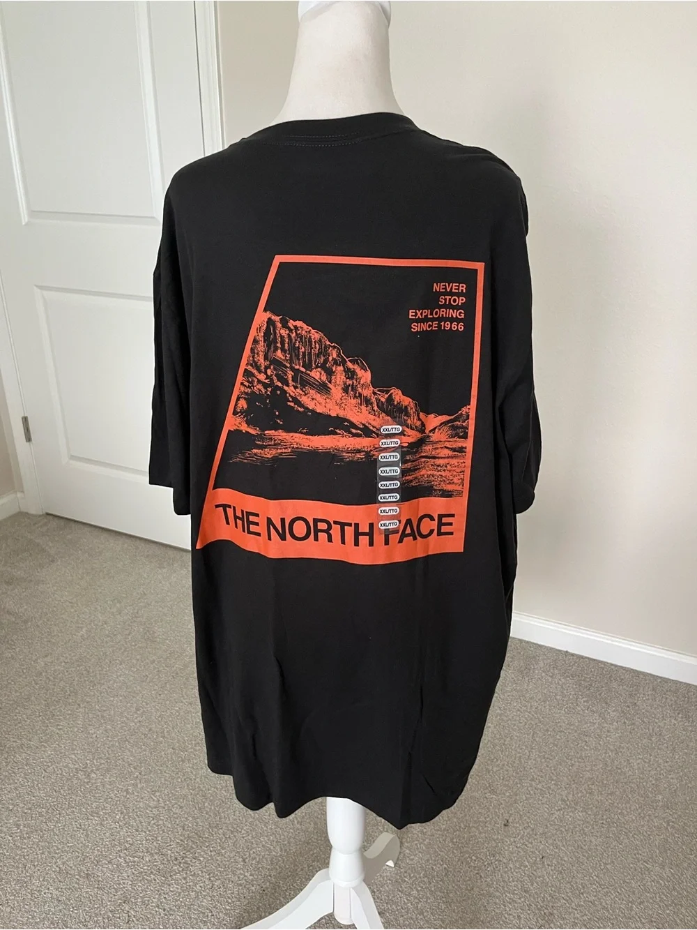 NWT The North Face Black Short-Sleeve Tee with Orange Peak Graphic Size XXL